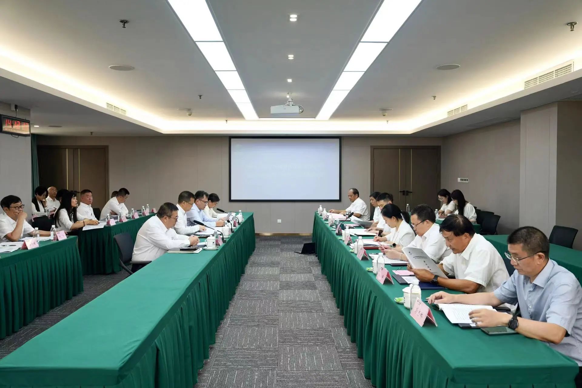 省尊龙凯时人生就是博集团召开2023年度经理层向董事会述职报告会